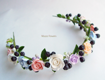 Венок "Розы и черная рябина".