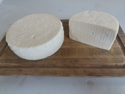 Робиола итальянский мягкий сыр из козьего молока | ферма СытникЪ