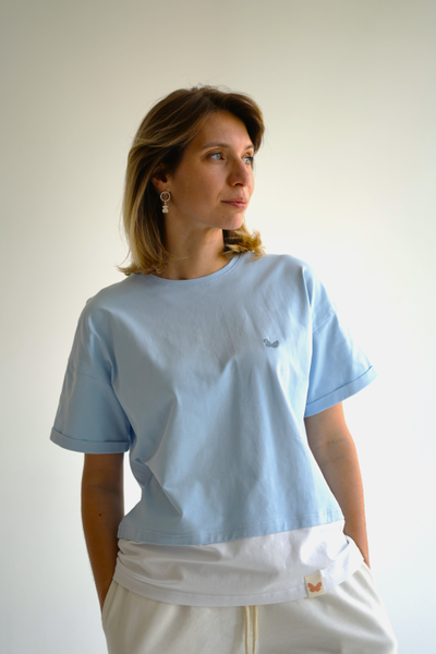 ЖЕНСКАЯ ФУТБОЛКА ГОЛУБАЯ "ВОЗДУШНАЯ"