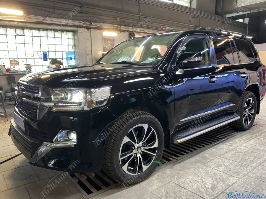 Рестайлинг Ленд Крузер 200 из 2008 в 2021 Lounge