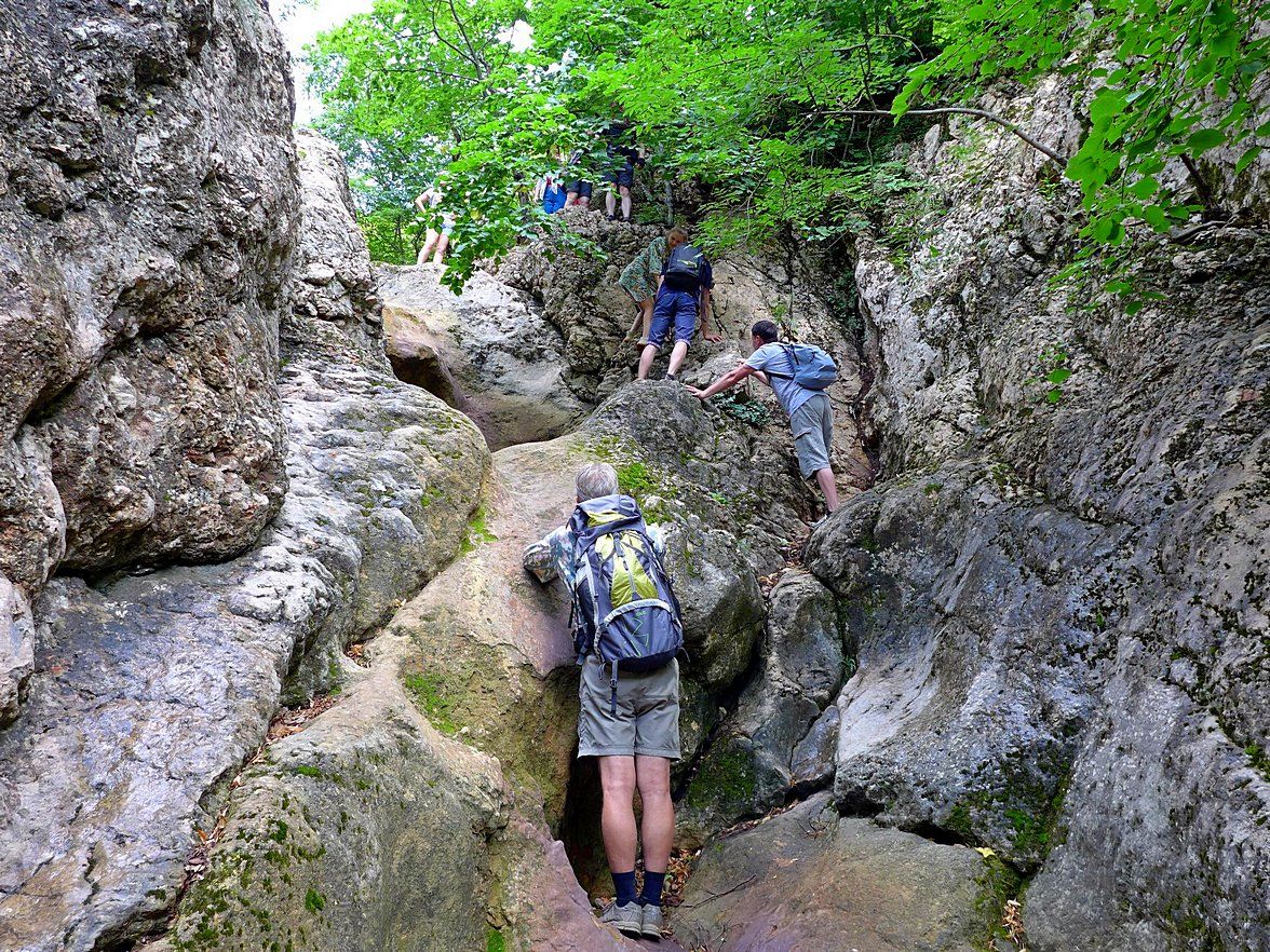 пеший туристический поход по Крыму, каньон Узунджа