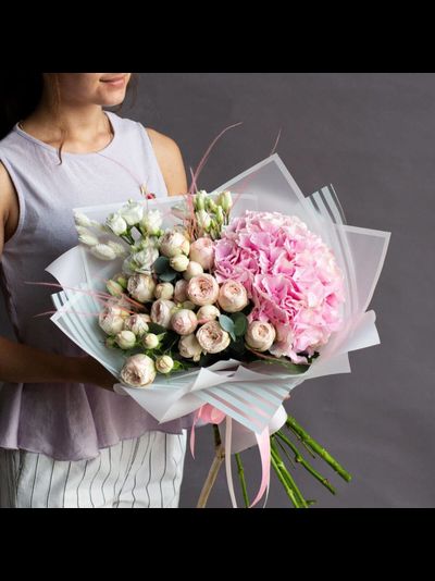 Букет с гортензией