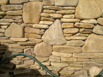 Бут ландшафтный Златолит (галтованный)