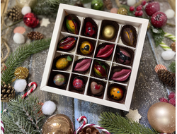 Корпусные конфеты из бельгийского шоколада - Новогодние 16 штук Арт 9.032