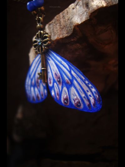 "Ключик от неба", бохо-подвеска с сапфиром и шёлковыми крылышками феи