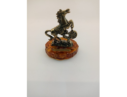 Лошадь латунь на подставке.