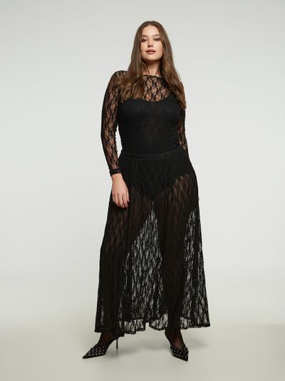 Черная юбка из кружева