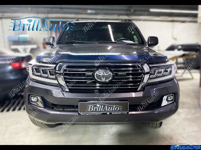 Рестайлинг Toyota Land Cruiser 200 07-15 стиль 21 + фары стиль LC300