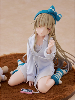 Фигурка 1/7 Махиру Сина (Mahiru Shiina Relax ver.)