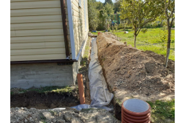 Дренаж участка летом