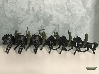 Набор солдатиков "Красная кавалерия" (Форма)  (Всадник 40мм, лошадь60 мм)