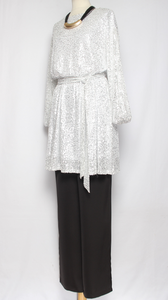 ПЛАТЬЕ-ТУНИКА НАРЯДНОЕ "РАСКЛЕШЕННОЕ ПАЙЕТКИ" белое р.46,50,52