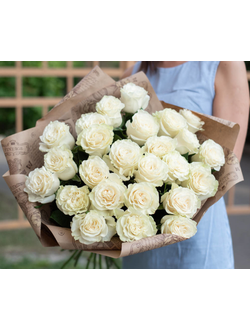 Букет 29 белых роз с упаковкой (70см)