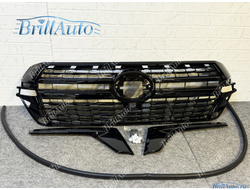 Решетка радиатора Toyota Land Cruiser 200 LOUNGE 21 черная АНТИХРОМ