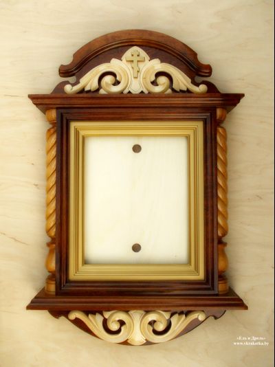 Киот резной