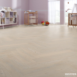 Паркетная доска Meister HS 500 Lindura Дуб классик Арктический белый 8927 в интерьере
