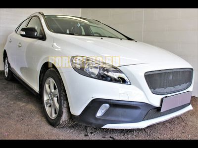 Защита радиатора Volvo V40 Cross Country 2012-2016 black верх PREMIUM (3D устанавливается вместо штатной)