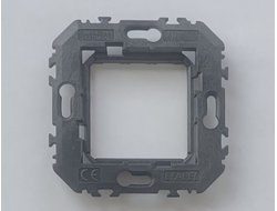 Адаптер Q45 для устройств скрытого монтажа