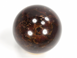 Шар Гранат Альмандин, Индия (34 мм, 80 г) №35928