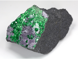 Уваровит кристаллы на породе, Урал (30*35*45 мм, 101 г) №25866