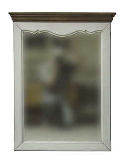 Зеркало вертикальное с карнизом в прованском стиле.