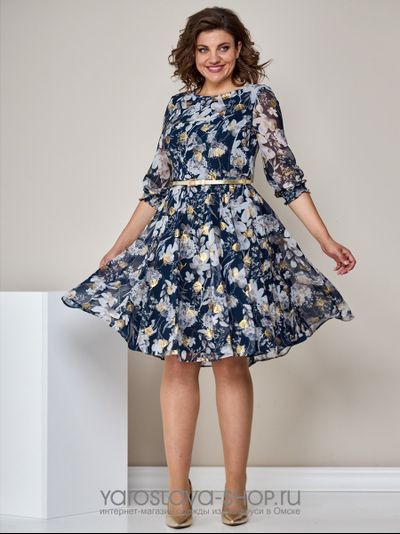 Шифоновое женское платье в синем цвете с цветочным принтом