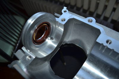 Комплект 1: комплект 2-х обойм с сальниками для картера РМЗ-640