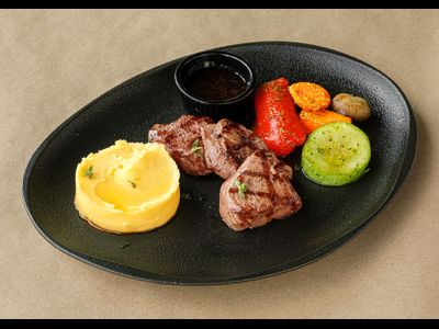 Медальоны из вырезки говядины