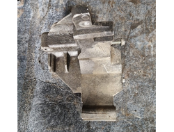 Кронштейн  генератора  ФОРД ФОКУС 1