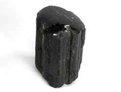 Турмалин чёрный шерл, кристалл стоячий, полированная верхушка, Бразилия (45*38*28 мм, 103 г) №29742