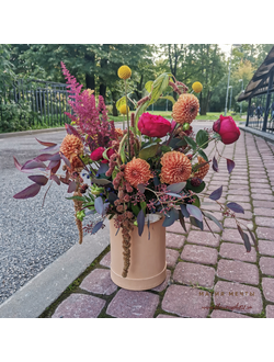 Цветы в шляпной коробке "Осень"