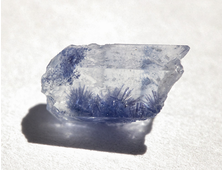 Кварц, дюмортьерит в кварце, кристалл, Бразилия (9*5*3 мм, 0,2 г) №18704