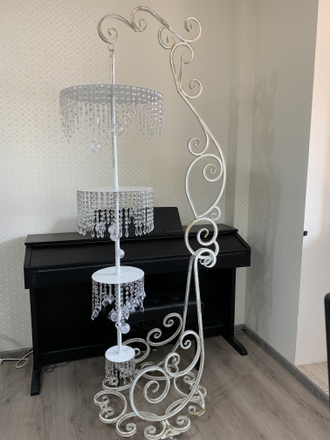 Подставка люстра для свадебного торта