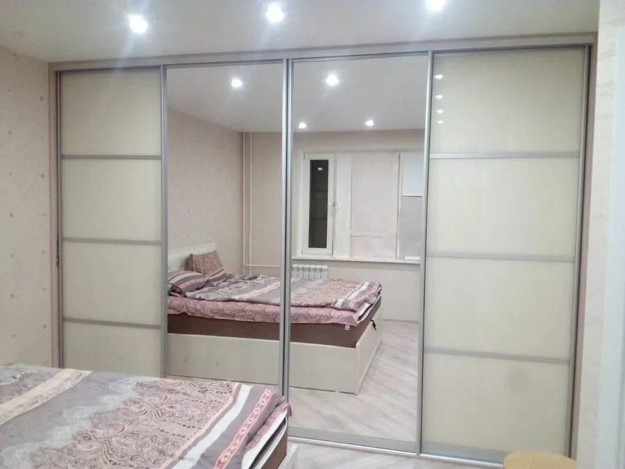 078 Встроенный шкаф-купе. .
