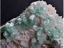 Апофиллит и стильбит на мордените. 124*77*40мм (ААА)