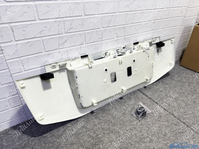 Накладка на багажник Toyota Prado 150 13-17 серебро