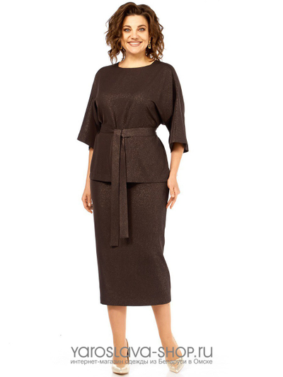 Женский юбочный костюм из шелковистой ткани в коричневом цвете