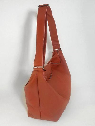 (АРТИКУЛ: 10019/1/8) СУМКА МЕШОК ЖЕНСКАЯ, БОЛЬШАЯ, НАТУРАЛЬНАЯ КОЖА, ЯРКО-РЫЖАЯ, ШИРОКИЙ РЕМЕНЬ ЧЕРЕЗ ПЛЕЧО