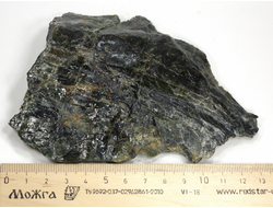 Серпентин, необработанный, дикий образец, Россия, КЧР, Урупский район (131*95*23 мм, 258 г) №37720