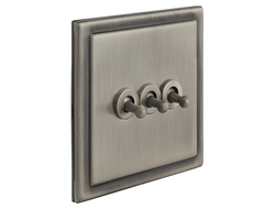 Переключатель трехклавишный тумблер T&J Electric Colossal II, ступенчатая рамка Antique Matt Silver