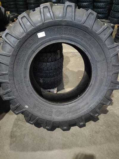 Шина 16.9-24 EKR-4 EKKA на экскаватор-погрузчик