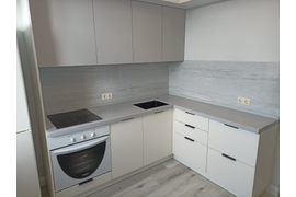 Кухня светло-серая 2