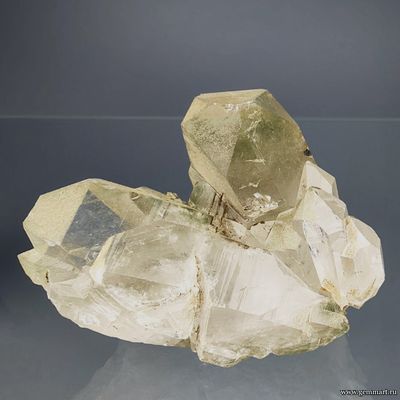 Горный хрусталь с включениями хлорита. Северная Осетия. 58*50*45мм.