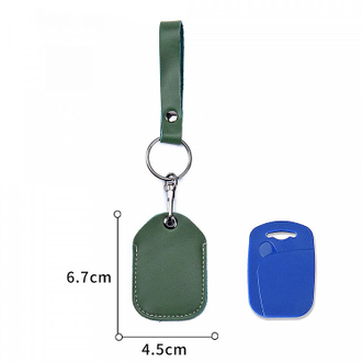 Зелёный чехол для метки сигнализации с брелком (6.7 на 4.5 см)