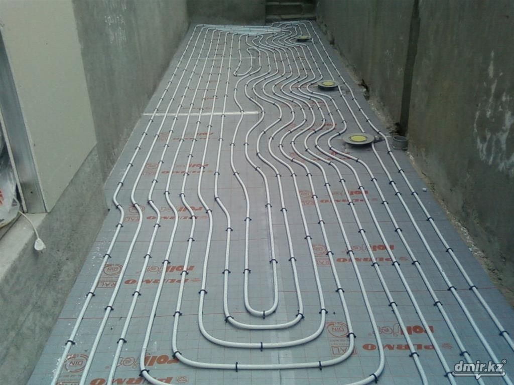 Кплогг полоа от котла. Теплый пол от напольного котла. Настенные котлы отопления. Промывка теплого пола. Коллектор отопления в частном доме.