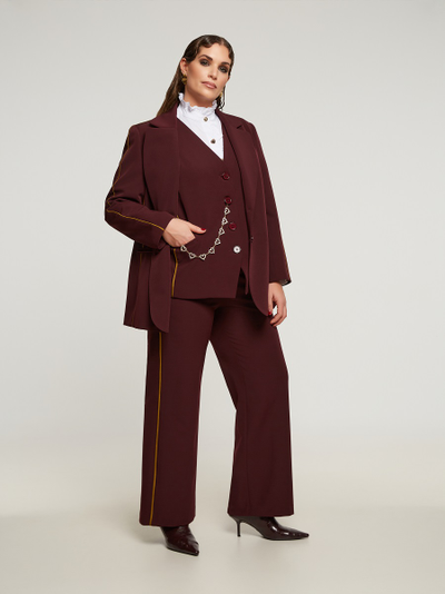 Стильный жакет с акцентными элементами