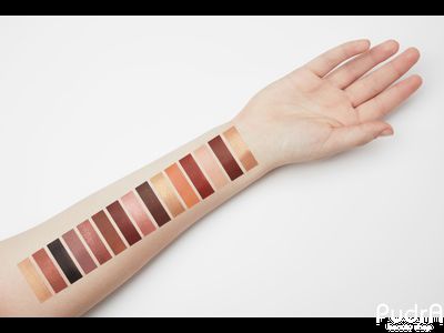 Makeup Revolution Палетка теней Re-Loaded Palette Velvet Rose