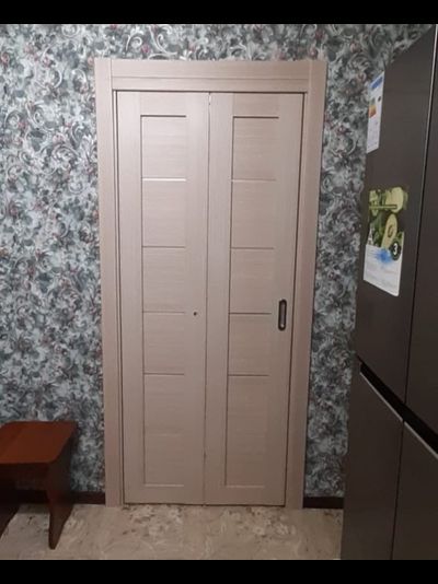 ДВЕРЬ-КНИЖКА(СИММЕТРИЧНАЯ). OPTIMA PORTE/ TURIN (ТУРИН) 506 БЕЛЕНЫЙ ДУБ/ СТЕКЛО САТИН СВЕТЛОЕ
