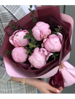 Букет "Пионы с Parvifolia"