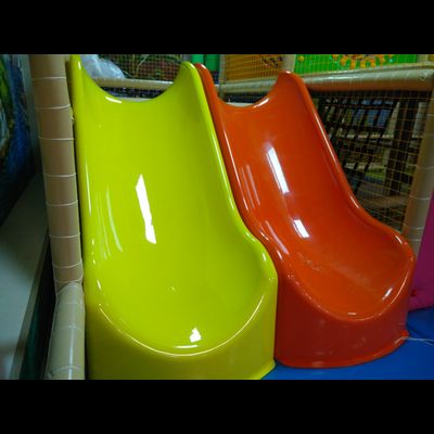 Стеклопластиковый скат горки для детского лабиринта (высота установки 900 мм.) изготовление под заказ